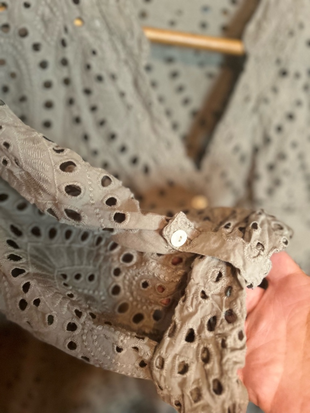 Eyelet blouse - Picture 4 of 9